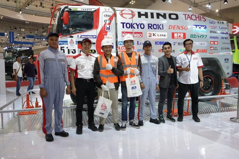 Juara Dakar Rally Tim Hino, Teruhito Sugawara Mampir ke GIIAS 2019