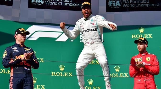 Selebrasi Lewis Hamilton di podium GP Hungaria (ist)