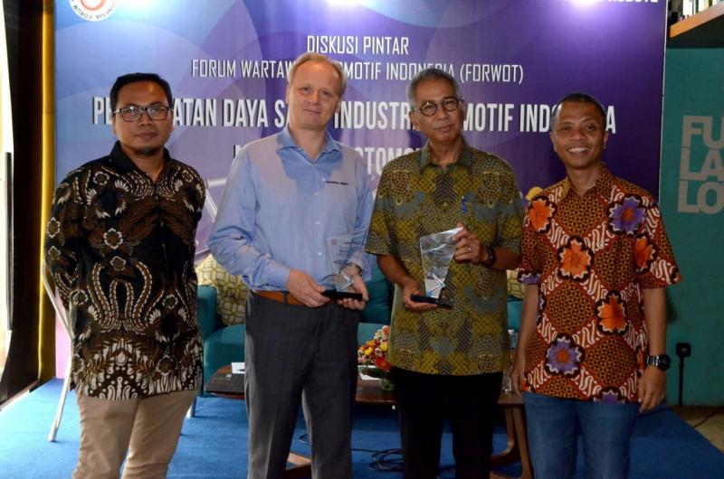Forum Wartawan Otomotif Indonesia (Forwot) menggelar diskusi dengan tema Peningkatan Daya Saing Industri Otomotif Indonesia Menuju Era Otomotif 4.0