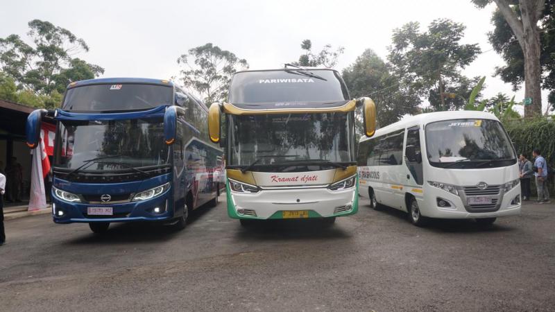 Unit Hino Roadtest RN Bus, FC Bus, Microbus 110 SDBL di Bandung. (dok. HINO)