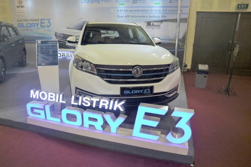 DFSK Glory E3 didukung baterei andal dan fast charching, dan telah menjadi kendaraan andalan di Cina