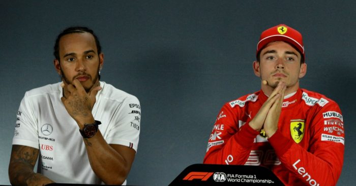Charles Lecrlerc (kiri), pada tahun pertama di Ferrari sudah menjadi rival pembalap senior Lewis Hamilton (Mercedes). (Foto: planetf1)