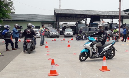 Kegiatan edukasi safety riding ini akan diadakan oleh PT YIMM melalui program Yamaha Riding Academy (YRA). (foto: ist) 