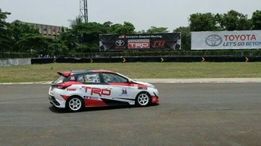 Toyota Yaris dan Toyota Team Indonesia juara balap mobil ISSOM 2017 dan 2018 di sirkuit Sentul international. (foto : TTI) 
