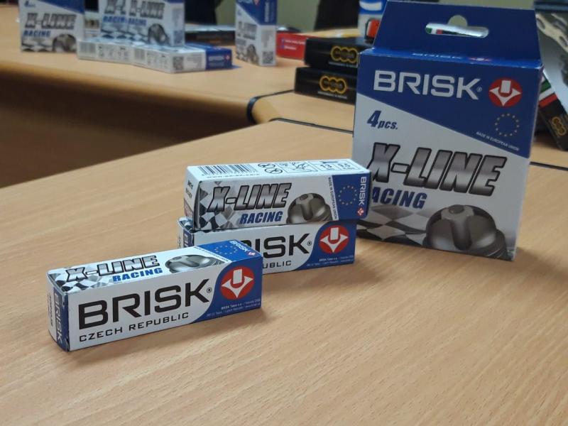 Brisk XLINE diproduksi untuk motor-motor dengan kapasitas cc kecil dengan sistem pembakaran 360 derajat