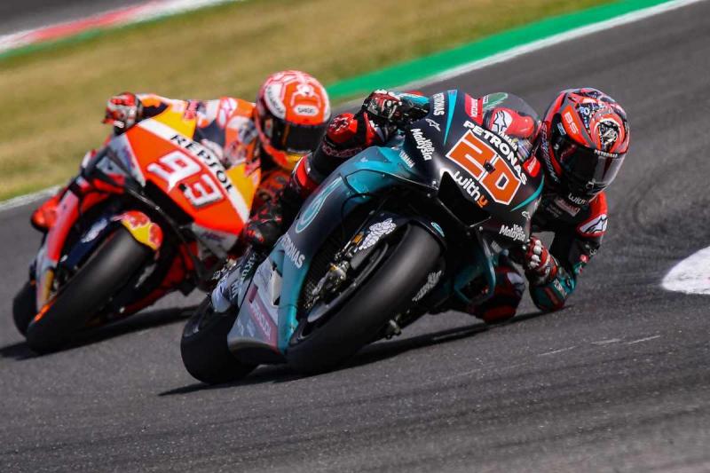 Duel panjang dan sengit Fabio Quartararo vs Marc Marquez, bisa jadi mjenu edisi penutup serial MotoGP 2019 di Valencia. (Foto: tuttomotoriweb)