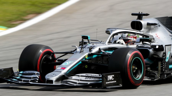 Lewis Hamilton di atas Mercedes, setia pada angka lama. (Foto: gpfans)
