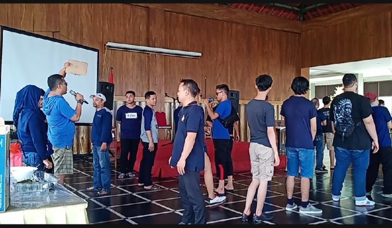 Salah satu permainan dan game Outing Joglo Group di Robinson Cisarua Resort, Bogor, hari Senin dan Selasa (25-26/11/2019). (Foto : bs) 