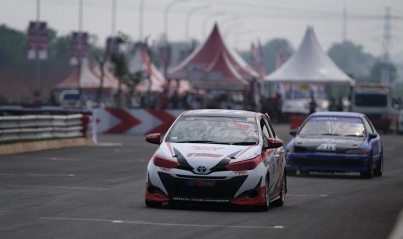 Andalkan Toyota Yaris, Haridarma Manoppo dari Toyota Team Indonesia TRD tercepat latihan resmi di BSD City GP hari ini. (Foto : toyotatti)