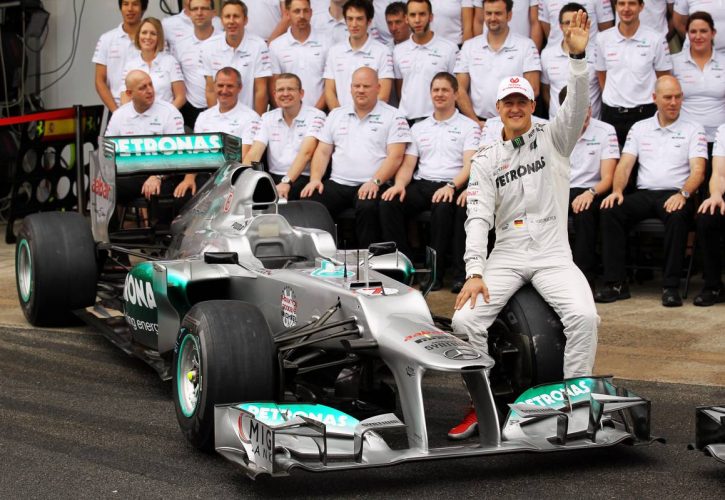 Michael Schumacher saat membela Mercedes di kancah F1, mobil yang kini mengancam rekornya di kejuaraan dunia. (Foto: f1)