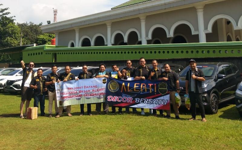 Merayakan ulang pertamanya, komunitas All new Rush Terios Indonesia (ALERT!) chapter Depok, Cibubur, Bogor mengadakan acara baksos pada Sabtu (15/2).
