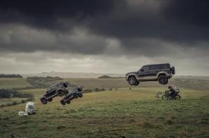 Land Rover Defender Terbang, Adegan di Film Tebaru James Bond?