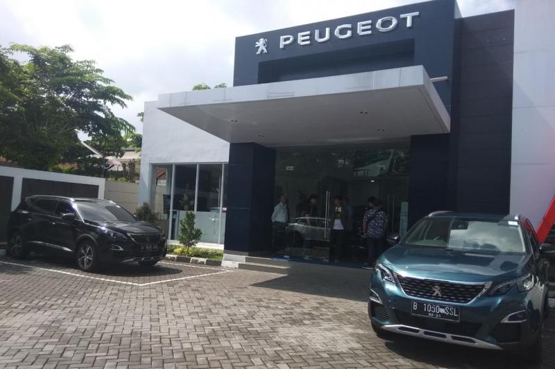 Dealer Peugeot Solo beralamat di JL. Adi Sucipto no. 135C, Jajar, Laweyan, Surakarta, Jawa Tengah. (anto)  