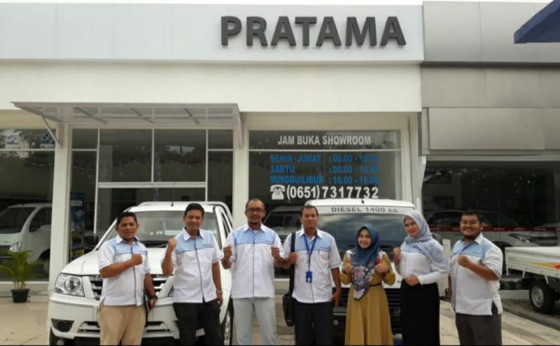 Jajaran marketing Tata Motors Aceh siap melayani kendaraan niaga. (Foto : ist)