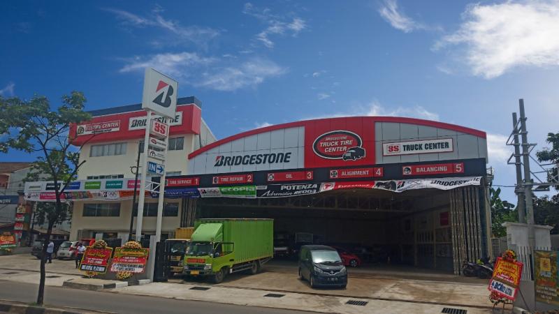 Pusat ban truk terbaru ini beralamat di Jalan KH. Hasyim Ashari RT 004 RW 004 Kelurahan Poris Plawad Indah, Kecamatan Cipondoh, Kota Tangerang, Banten. 