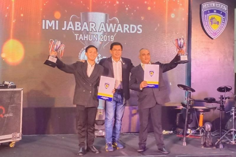 Zinedine Doohan (kiri), Fredi Rostiawan dan Ary Maulana di IMI Awards Jabar 2019 di hotel Lorin Sentul malam ini
