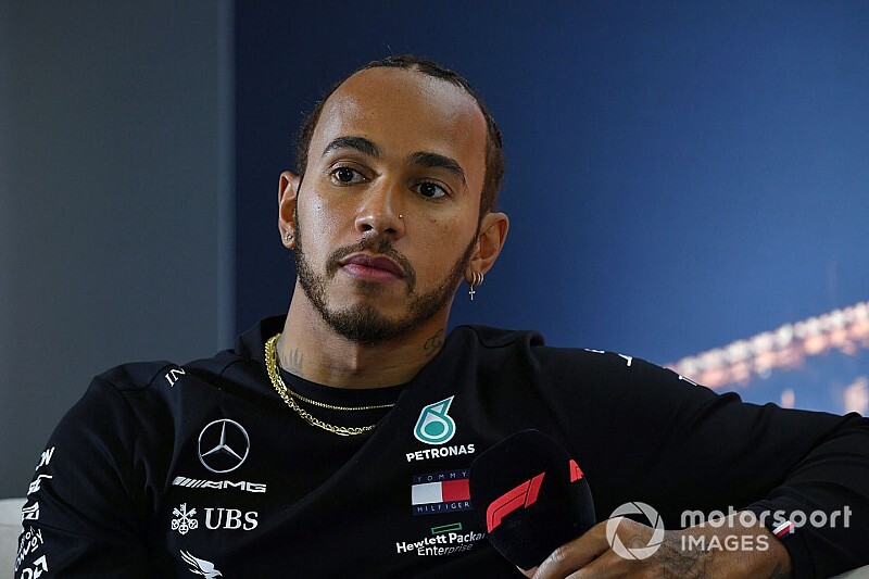 Lewis Hamilton (Inggris/Mercedes), semoga tak ada potensi tertular virus Corona. (Foto: motorsport)