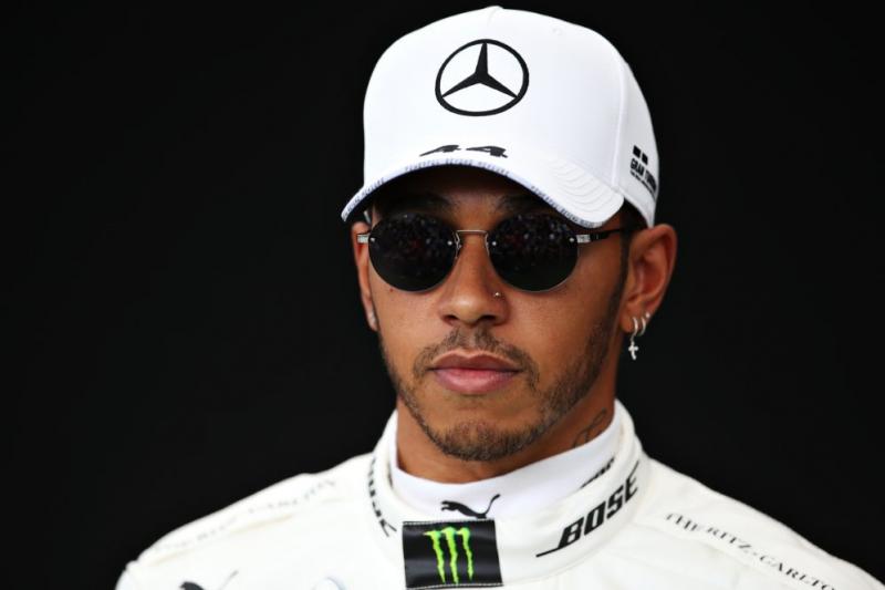Lewis Hamilton (Inggris/Mercedes) baru buka suara setelah 17 hari bertemu dua penderita Covid-19. (Foto: formula1)