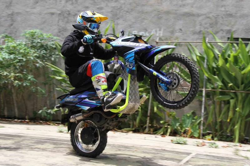 Modifikasi Yamaha X Ride Tampang Sangar Nan Gahar Tapi Tetap Santuy Glo Tile