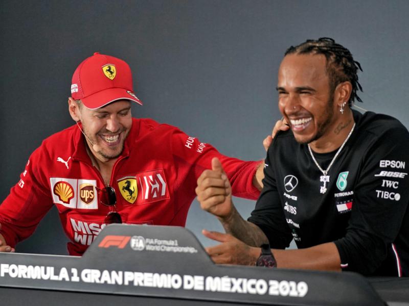 Lewis Hamilton (Mercedes) dan Sebastian Vettel (Ferrari), para pembalap termahal F1 yang siap potong gaji gegara Corona. (Foto: planetf1)