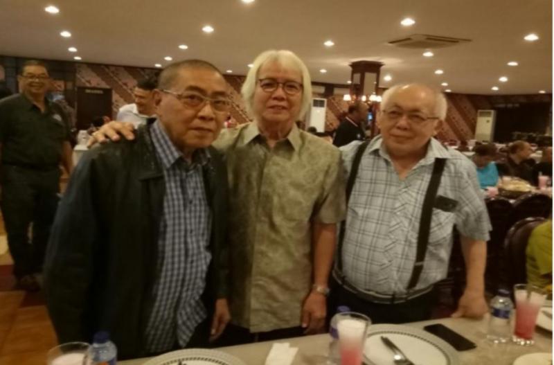 Eddy Lukita (paling kanan) bersama Benny Hidayat dan alm. Deddy Madradi saat acara bukber 2 tahun lalu. (foto : bs)