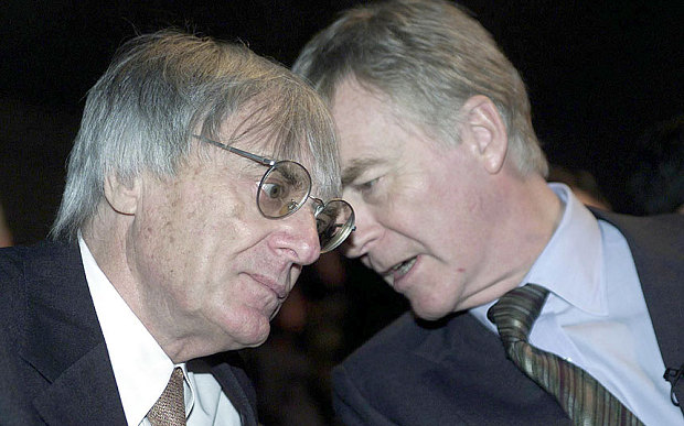 Bernie Ecclestone (kiri) bersama Max Mosley, sejak muda selalu sejalan. (Foto: thetelegraph)