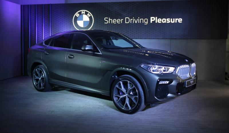 Generasi ketiga dari BMW X6 miliki bahasa desain yang minimalis dan eksklusif, tegaskan tampilannya yang berwibawa dan penuh percaya diri. (ist)  