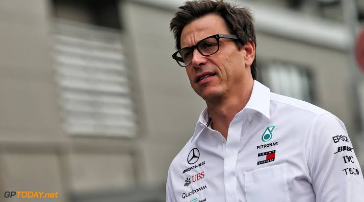Toto Wolff manajer tim Mercedes menjawab spekulasi soal masa depan Sebastian Vettel 