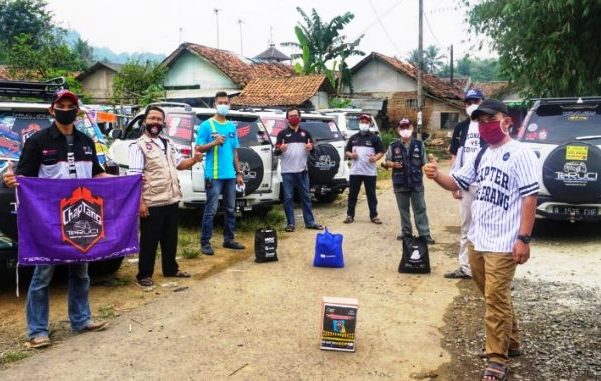 Terios Rush Club Indonesia Chapter Tangerang Bagikan Sembako dan APD di HUT ke-12