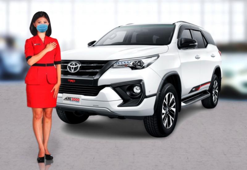 Bagian sales dealer Auto2000 siap menyapa konsumen Toyota melalui Digiroom dengan program diskon hingga Rp 100 juta untuk pembelian mobil baru