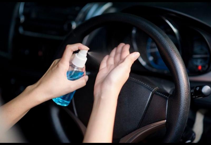 Menyimpan hand sanitizer dalam mobil, hati-hati ya guys. (foto : ist)