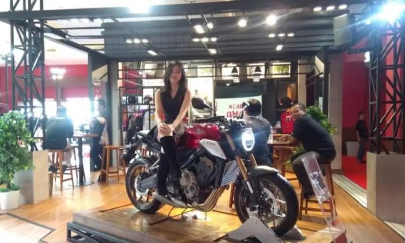 Booth salah satu brand roda dua di IIMS Motobike Expo tahun 2019