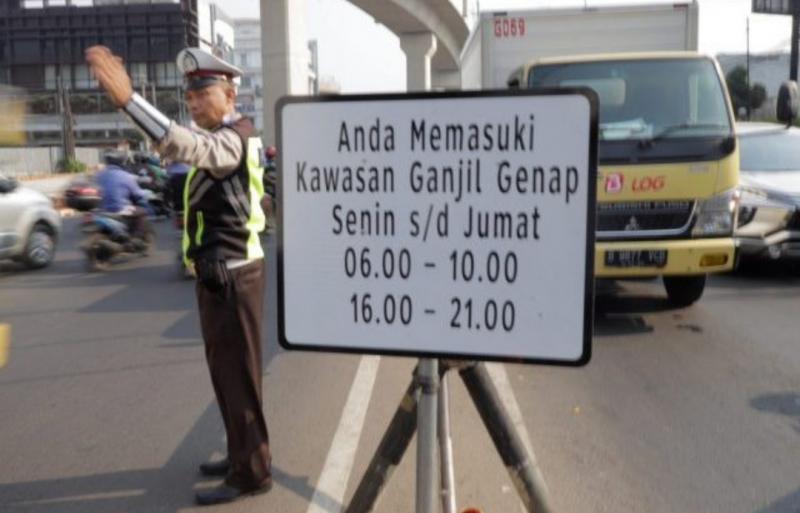 Pemberlakuan kebijakan kembali ganjil genap untuk kendaraan pribadi di Jakarta, masih uji coba dulu selama 3 hari tanpa penilangan