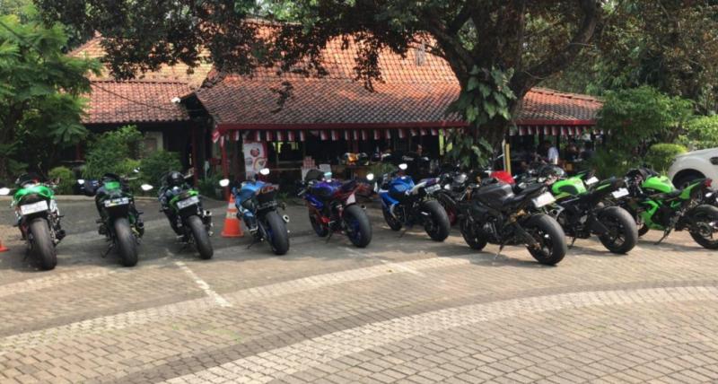 Jakarta Bikers Community yang rajin lakukan touring ke tempat yang belum pernah dikunjungi