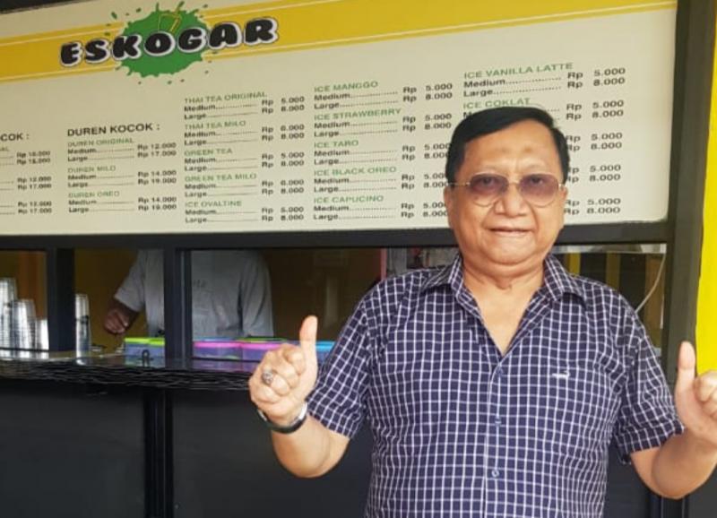 Irjen Pol (P) Anang Boedihardjo membuka kedai minuman Eskogar di jalan Cirendeu Raya