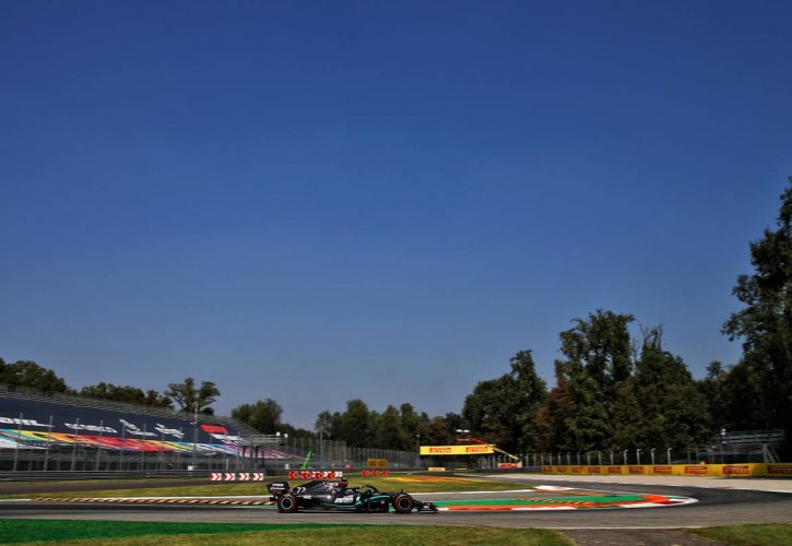 Lewis Hamilton (Mercedes), pecah rekor di kandang Ferrari. (Foto: f1)