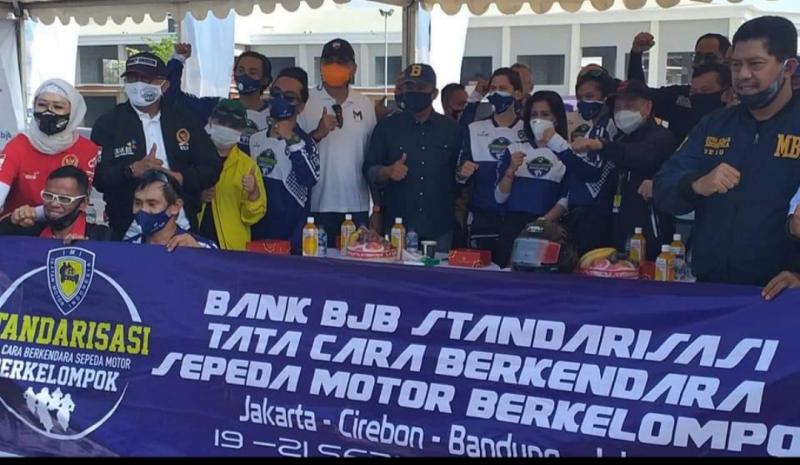 Bank BJB Standarisasi Tata Cara Berkendara Sepeda Motor Berkelompok dihadiri Bambang Soesetyo, Jeffrey JP dan Wakil Bupati Bekasi. (Foto2 : nanang baso)