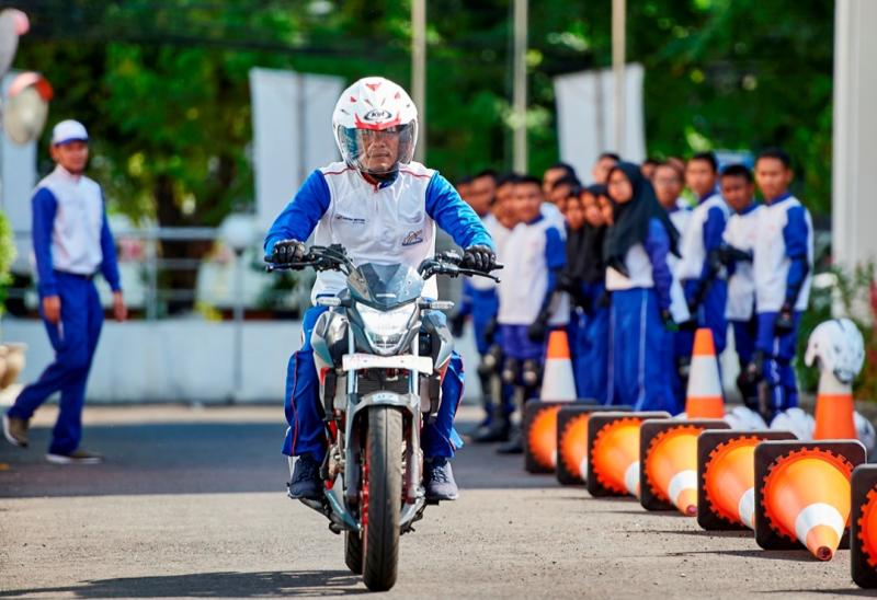 Astra membina Kampung Berseri Astra Pandean Lamper di Semarang, Jawa  Tengah sebagai pelopor kampung safety riding.