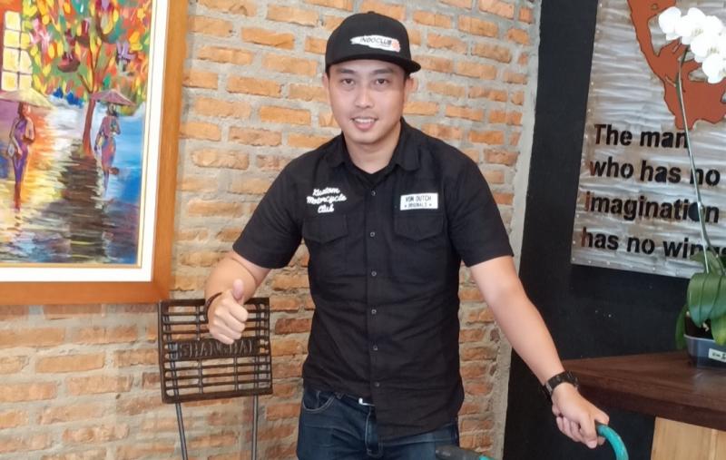 Denny Wajonk berpartner dengan H.Putra Rizky akan gelar 3 seri event balap motor Indonesia Cup Prix di SIKC Bogor. (foto : bs) 