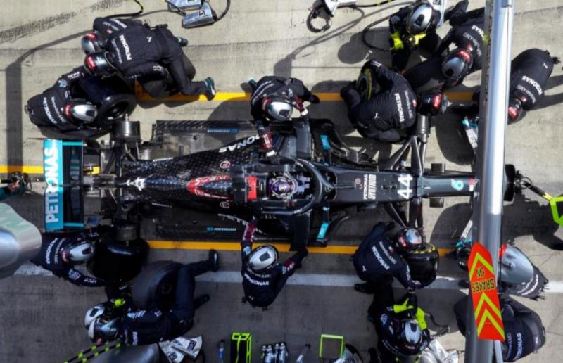 Tim elit Mercedes di F1, tak luput diganggu virus Corona jelang GP Eiffel di Jerman. (Foto: planetf1)