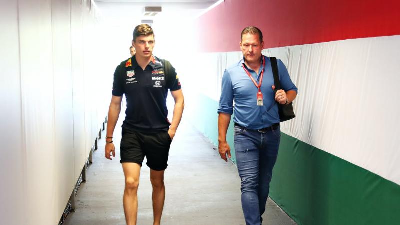 Jos dan Max Verstappen, ayah dan anak, yang punya target sama: harus juara dunia pada 2021. (Foto: drivetribe)