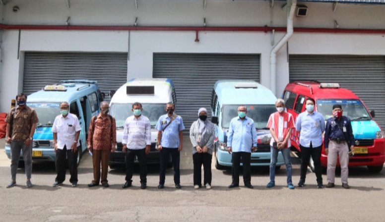 Suzuki Peduli Angkot sendiri merupakan kegiatan CSR Suzuki yang bekerja sama dengan Dinas Perhubungan DKI Jakarta dan Koperasi Angkot DKI Jakarta.