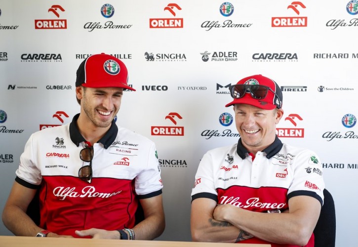 Antonio Giovinazzi (Italia) dan Kimi Raikkonen (Finlandia). (Foto: f1)