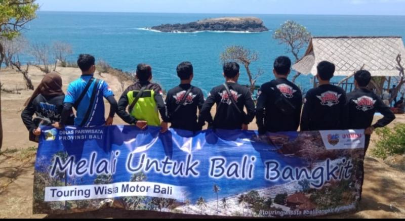 Yamaha Riders Federation Indonesia Bali sebagai peserta touring mengunjungi 8 obyek wisata tersebar di 6 kabupaten di Bali