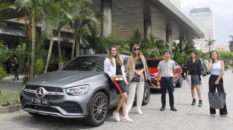 Luna Maya, Marianne Rumantir, Sigi Wimala, Patricia Panigoro menikmati keindalam alam Jawa Tengah dan Yogyakarta dengan MB GLC 300 4MATIC Coupe 