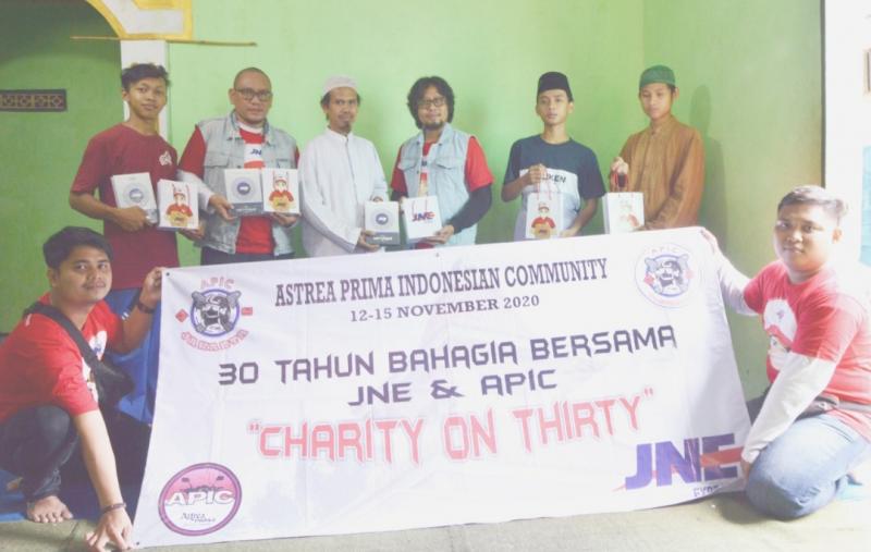 Komunitas Astrea Prima Indonesian Community berbagi benih kebaikan bersama JNE di Yogyakarta. (foto : ist)