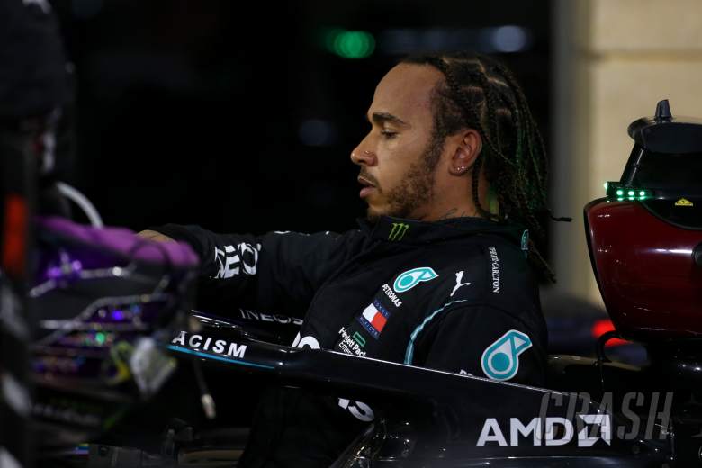 Lewis Hamilton sudah sangat ketat jaga diri, masih kena Covid-19 juga. (Foto: crash)