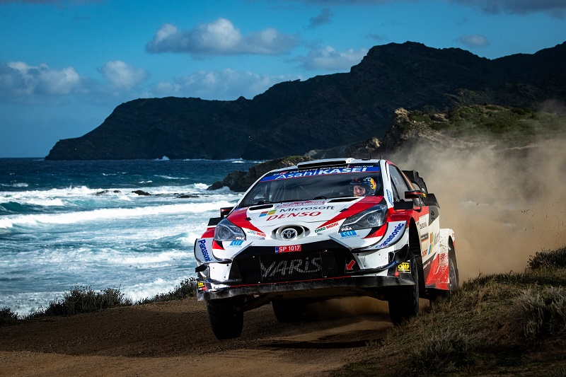 Elfyn Evans (Inggris/Toyota) menyongsong gelar juara dunia WRC 2020 di bumi Italia. (Foto: redbullcontentpool))