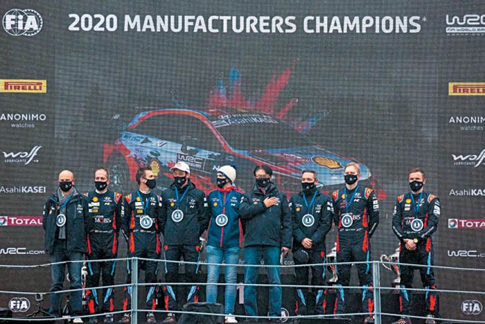 Antusiasme kru Hyundai meraih gelar di Monza Rally 2020. (Foto: hyundai)