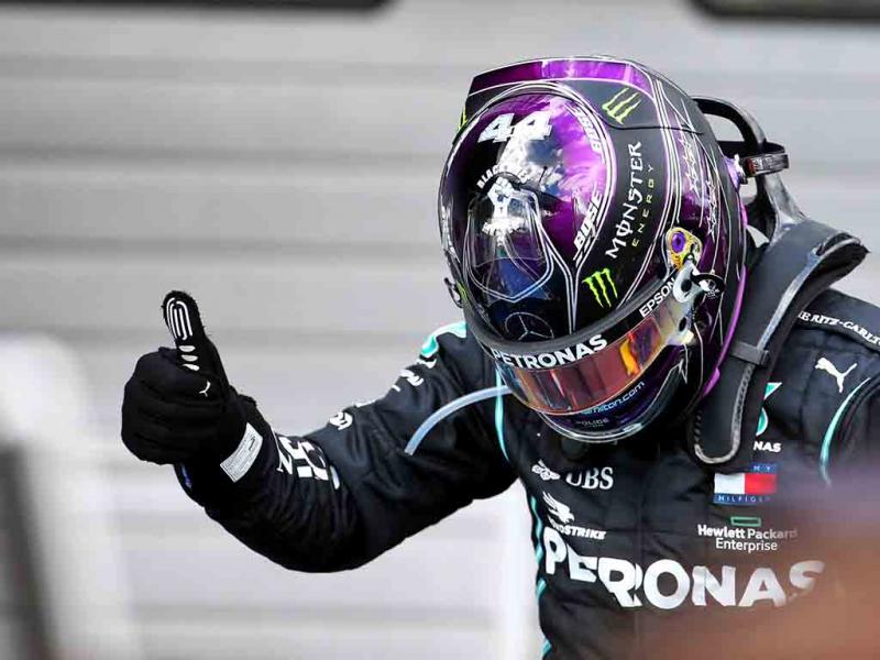 Lewis Hamilton (Inggris/Mercedes) masih tertahan di Bahrain. (Foto: planetf1)